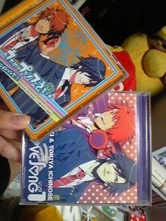 �����v��