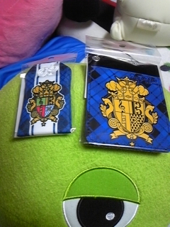 �����v��